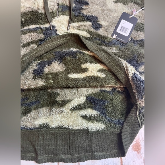 PJ Salvage Fuzzy Fleece 3/4 Zip Camo Hoodie Sweatshirt Size M Medium NWT - Picture 5 of 5